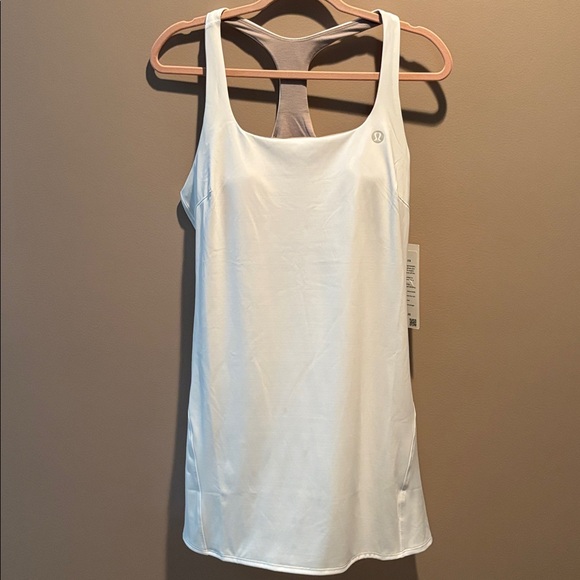 LULULEMON LIGHTWEIGHT TENNIS DRESS IN BRIGHT WHITE SZ 10 NWT - Picture 1 of 7